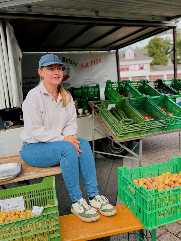 Lilli-Klems-Wochenmarkt-2026-13-768x1024 Wochenmarkt in Nastätten – frisch, regional und jeden Freitag