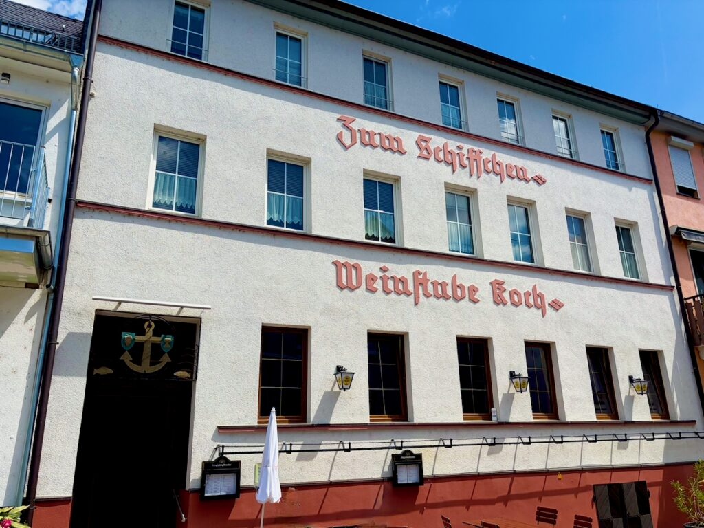 Schiffchen-St.-Goarshausen-Juni-2026-6-1024x768 Restaurant „Zum Schiffchen“ in St. Goarshausen – ein historisches Gasthaus mit Tradition, Seele und Zukunft am Mittelrhein