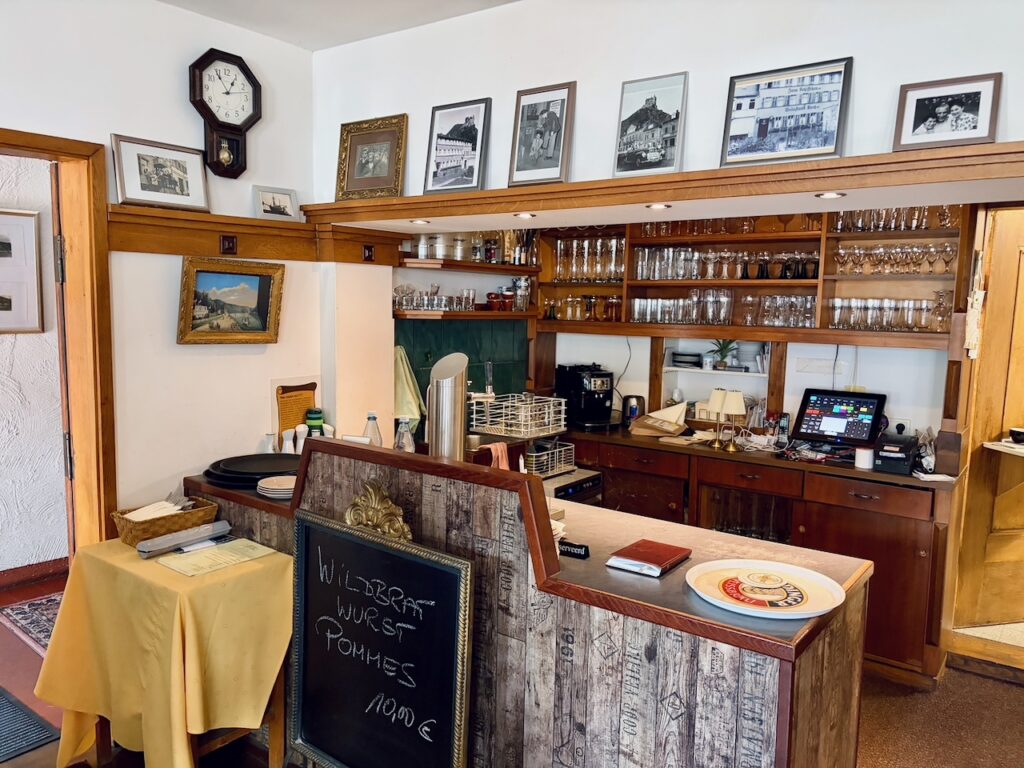 Schiffchen-St.-Goarshausen-Juni-2026-8-1024x768 Restaurant „Zum Schiffchen“ in St. Goarshausen – ein historisches Gasthaus mit Tradition, Seele und Zukunft am Mittelrhein