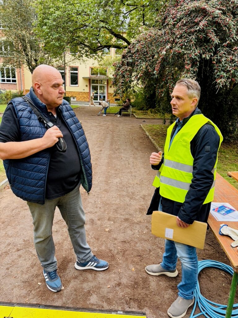 1.-Wochenmarkt-in-Lahnstein-im-Schillerpark-2026-12-768x1024 Start zum neuen Lahnsteiner Wochenmarkt im Schillerpark erfolgreich – großer Ansturm und gute Stimmung