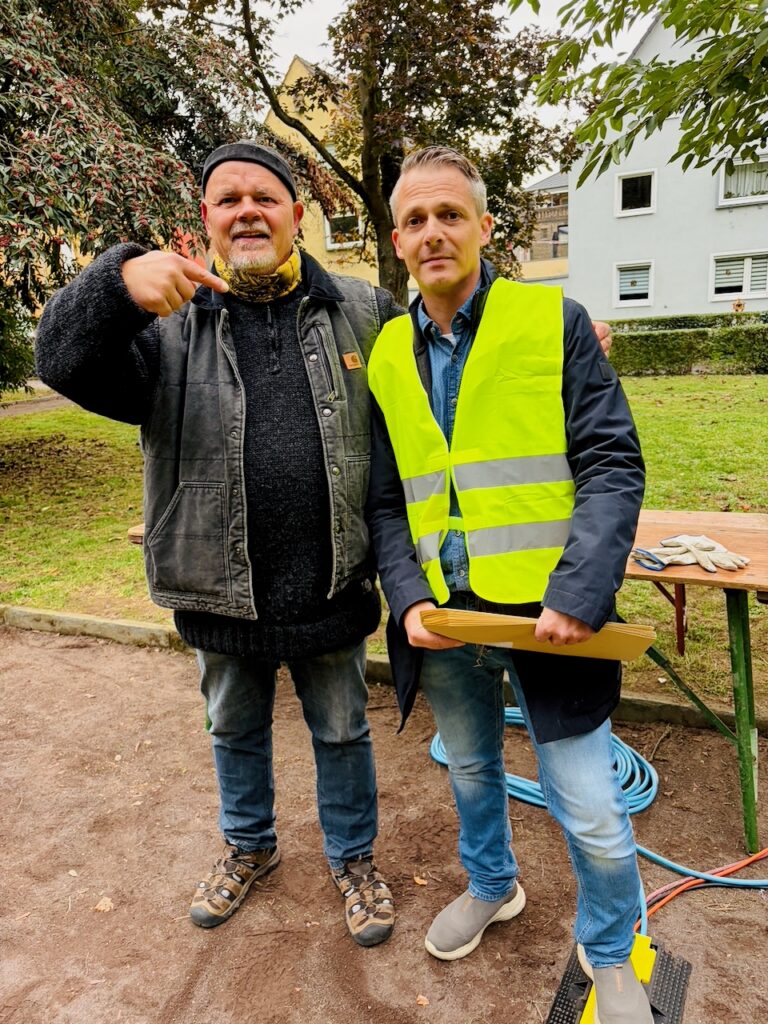 1.-Wochenmarkt-in-Lahnstein-im-Schillerpark-2026-13-768x1024 Start zum neuen Lahnsteiner Wochenmarkt im Schillerpark erfolgreich – großer Ansturm und gute Stimmung