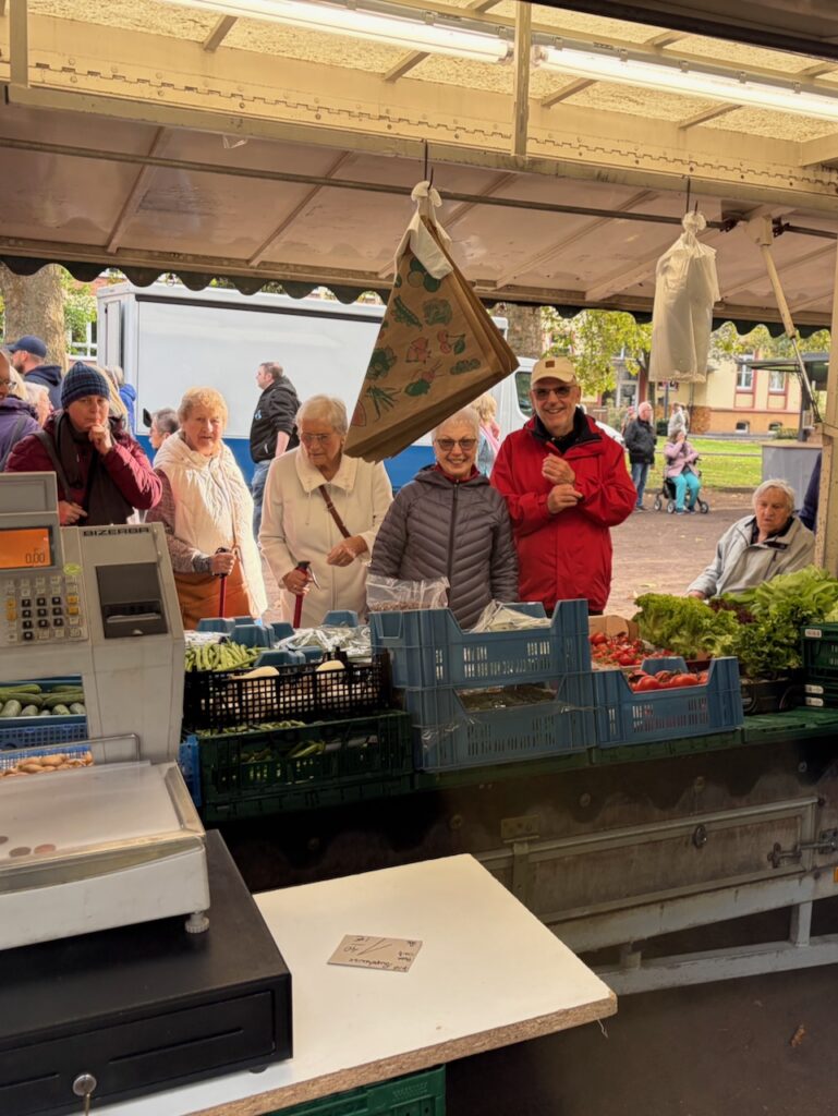1.-Wochenmarkt-in-Lahnstein-im-Schillerpark-2026-26-769x1024 Start zum neuen Lahnsteiner Wochenmarkt im Schillerpark erfolgreich – großer Ansturm und gute Stimmung