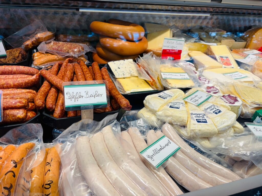 1.-Wochenmarkt-in-Lahnstein-im-Schillerpark-2026-3-1024x768 Start zum neuen Lahnsteiner Wochenmarkt im Schillerpark erfolgreich – großer Ansturm und gute Stimmung