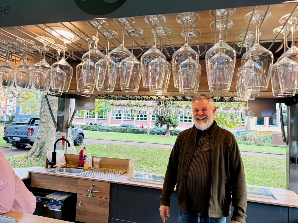 1.-Wochenmarkt-in-Lahnstein-im-Schillerpark-2026-46-1024x768 Start zum neuen Lahnsteiner Wochenmarkt im Schillerpark erfolgreich – großer Ansturm und gute Stimmung