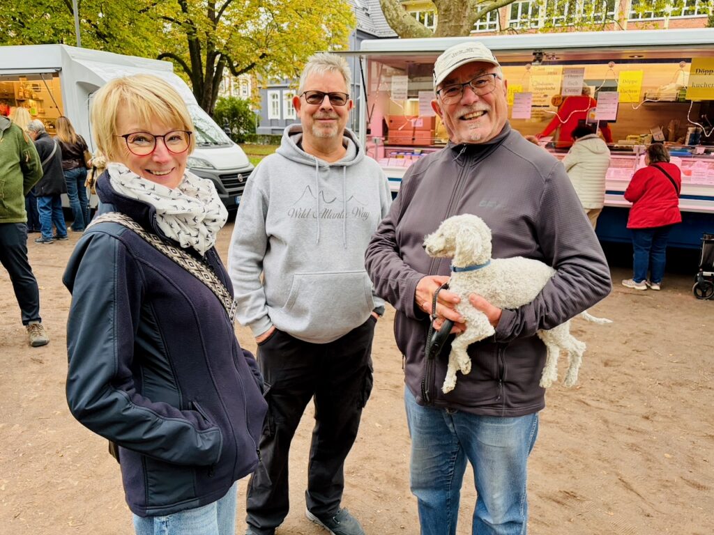 1.-Wochenmarkt-in-Lahnstein-im-Schillerpark-2026-65-1024x768 Start zum neuen Lahnsteiner Wochenmarkt im Schillerpark erfolgreich – großer Ansturm und gute Stimmung