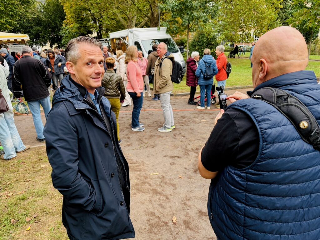 1.-Wochenmarkt-in-Lahnstein-im-Schillerpark-2026-84-1024x768 Start zum neuen Lahnsteiner Wochenmarkt im Schillerpark erfolgreich – großer Ansturm und gute Stimmung