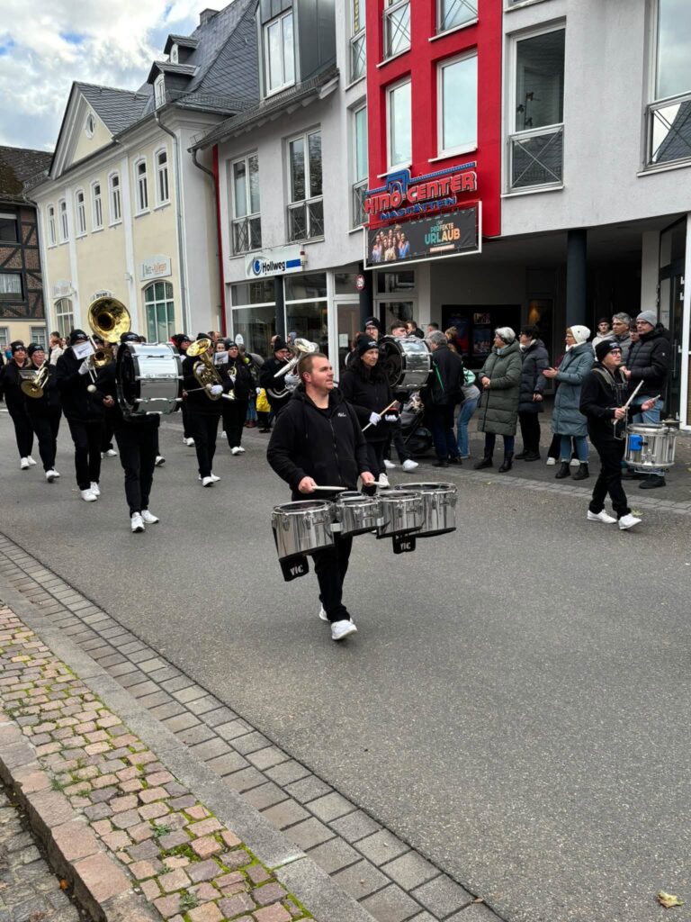 861549338_29516958987911423_3145324994824359705_n-768x1024 Fotos vom Umzug Oktobermarkt 2026 in Nastätten