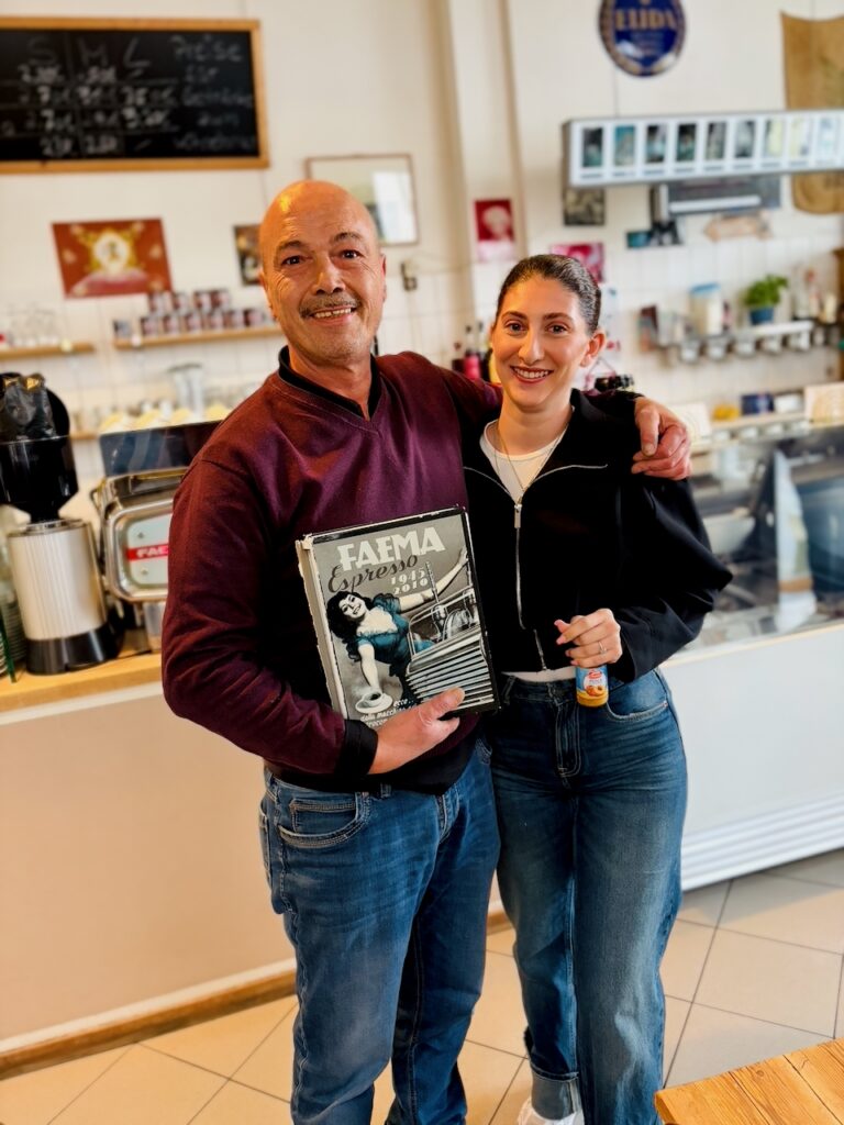 Cafe-am-Kapuzinerplatz-Ehrenbreitstein-2026-9-768x1024 Ein Stück Italien am Kapuzinerplatz: Giovanni, Ralfs Tiramisu und ein Wochenmarkt zum Verlieben