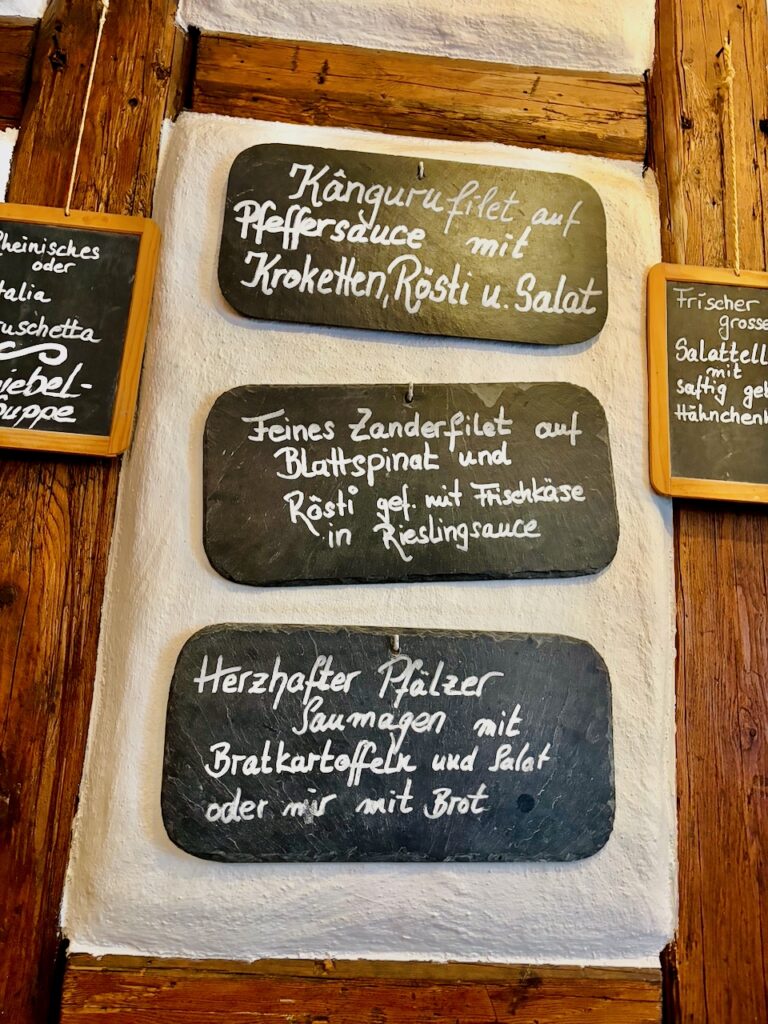 Loreley-Weinstuebchen-St.-Goarshausen-2026-46-768x1024 Loreley Weinstübchen – dort, wo die Wirtin noch selbst kocht